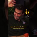 KARL MAX PREGADO NA PAREDE DA SALA DE AULA – PABLO MARÇAL